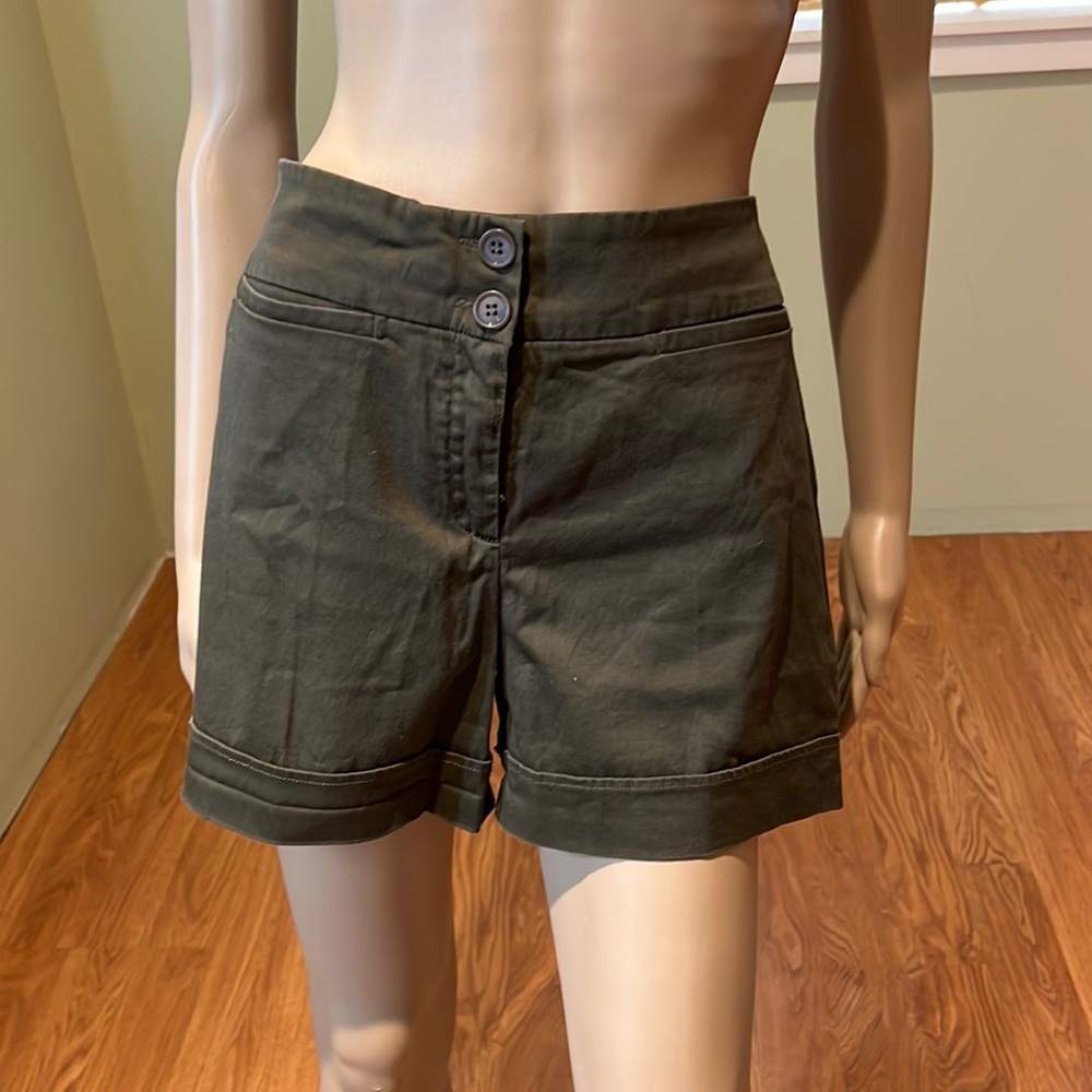 Le Chateau Khaki Green Shorts Size 13/14